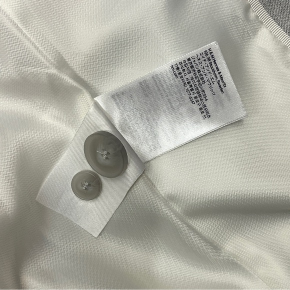 Classic Gray H&M Woman's Blazer - size 8P - Picture 5 of 7